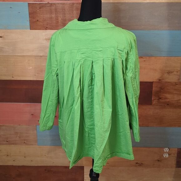 💜5/$25 XL green blouse with pockets and hidden buttons. Jennifer Lauren - Picture 4 of 5